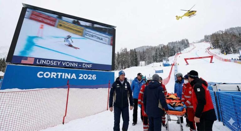 Lindsey Vonn Crashes
